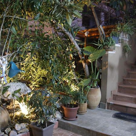 2 Kitarat Bb Bed & Breakfast Vlore Bagian luar foto