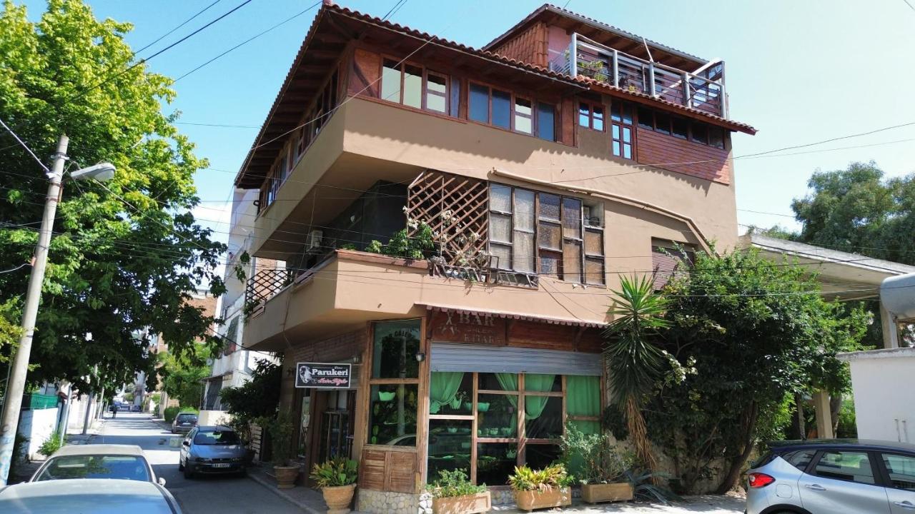 2 Kitarat Bb Bed & Breakfast Vlore Bagian luar foto