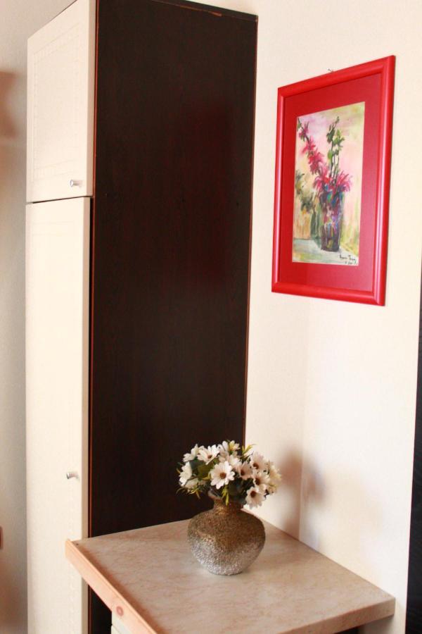 2 Kitarat Bb Bed & Breakfast Vlore Bagian luar foto