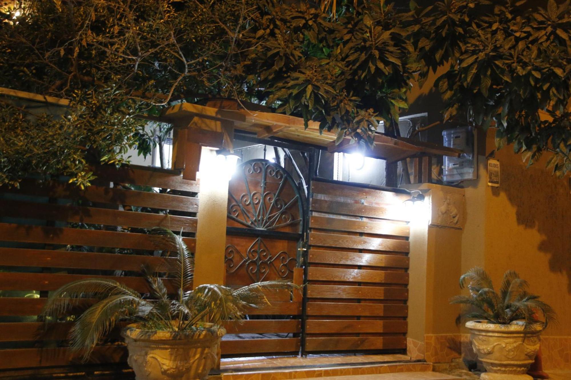2 Kitarat Bb Bed & Breakfast Vlore Bagian luar foto