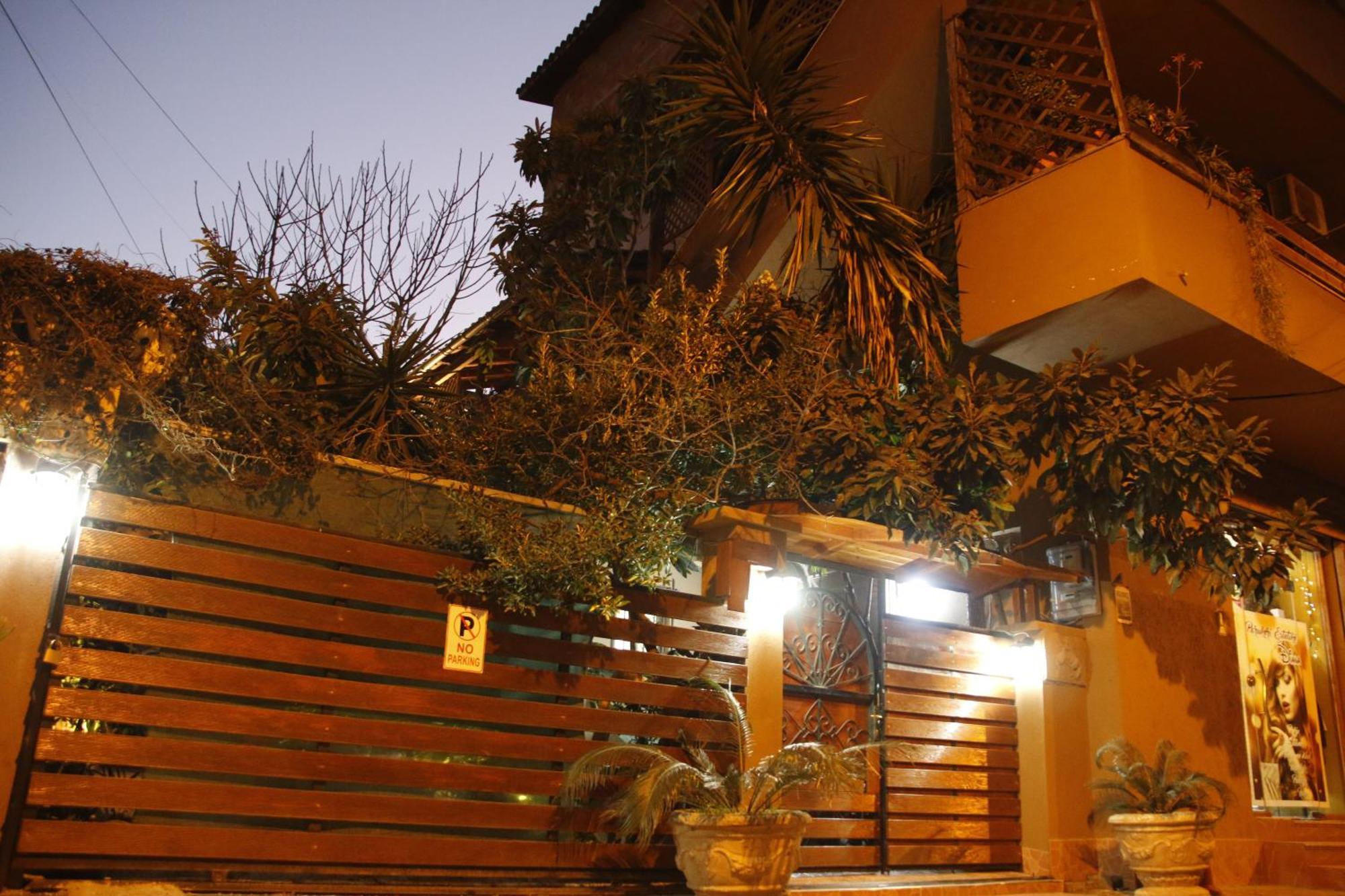 2 Kitarat Bb Bed & Breakfast Vlore Bagian luar foto