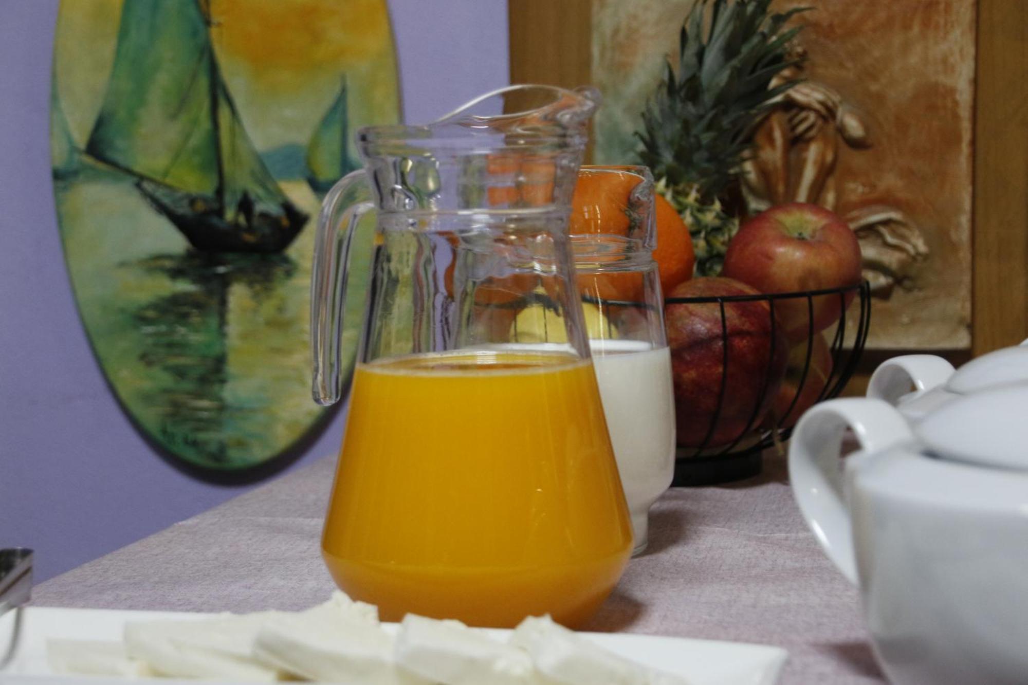 2 Kitarat Bb Bed & Breakfast Vlore Bagian luar foto
