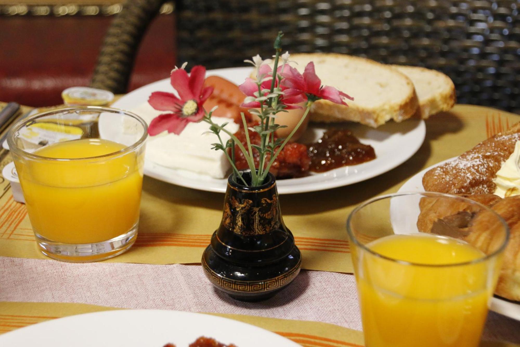 2 Kitarat Bb Bed & Breakfast Vlore Bagian luar foto